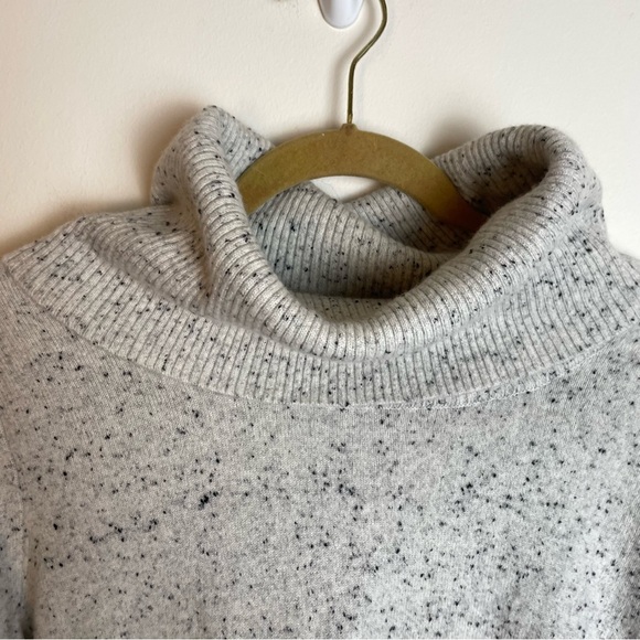 PURE Collection Cashmere Gray Speckled Turtleneck Size 6 - Picture 3 of 9